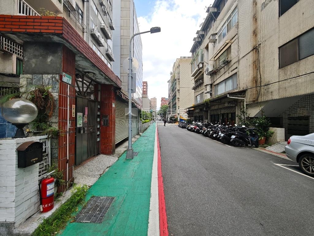 復興華廈雙併面寬金店辦㊖房屋室內格局與周邊環境