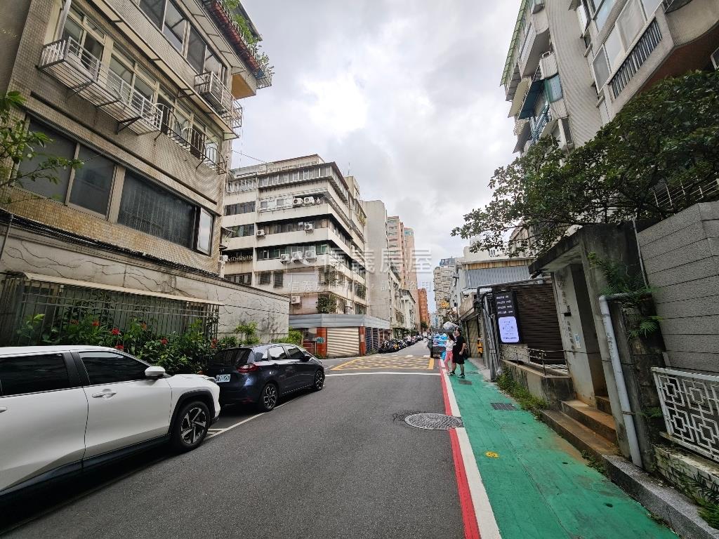 復興華廈雙併面寬金店辦㊖房屋室內格局與周邊環境
