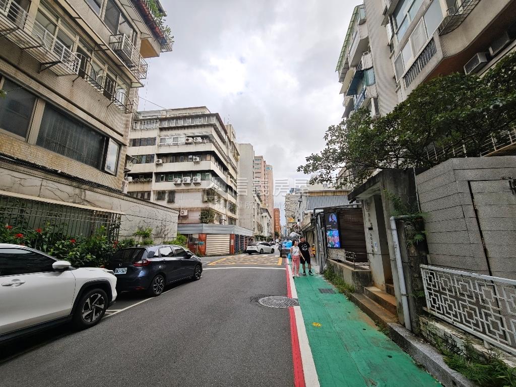 復興華廈雙併面寬金店辦㊖房屋室內格局與周邊環境