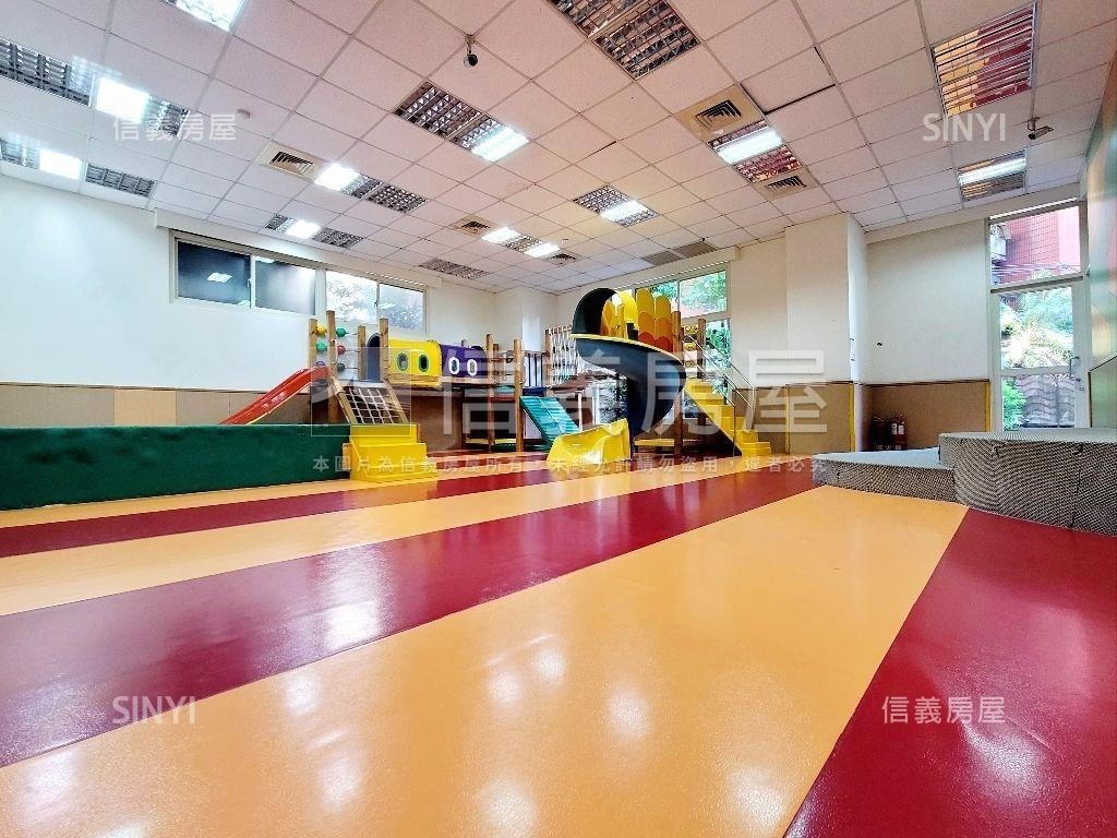 仁愛公園經典美三房車位房屋室內格局與周邊環境