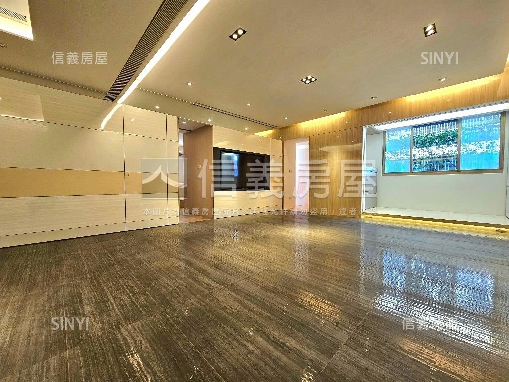 捷運忠孝敦化電梯名邸房屋室內格局與周邊環境