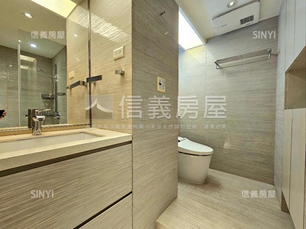 捷運忠孝敦化電梯名邸房屋室內格局與周邊環境