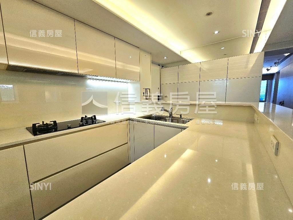 捷運忠孝敦化電梯名邸房屋室內格局與周邊環境