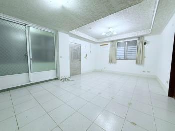 歸南國小對面美三房