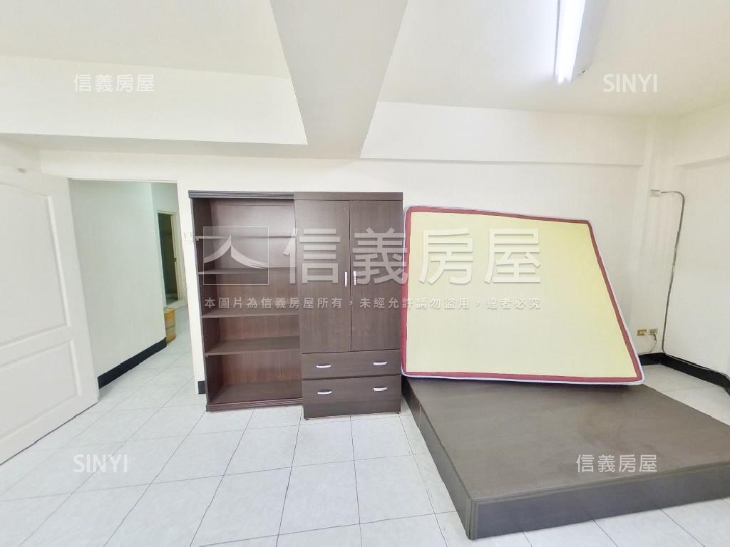 近高醫山東街三角窗店面房屋室內格局與周邊環境