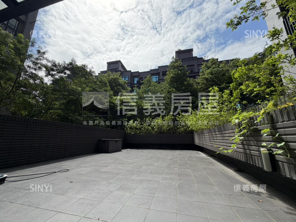 ⭐東方晶鑽露臺兩房房屋室內格局與周邊環境