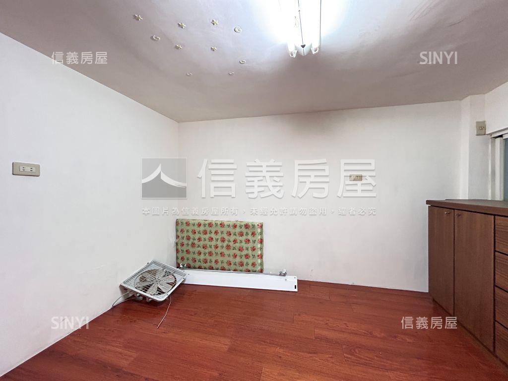 秀山自立黃金店面房屋室內格局與周邊環境