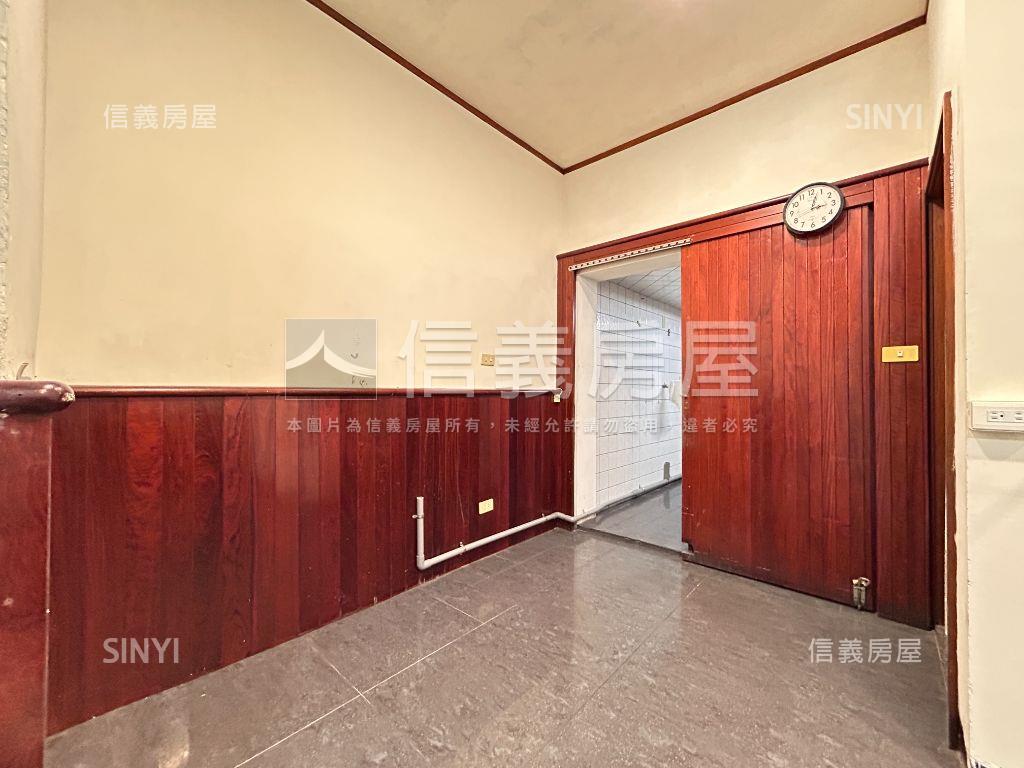 秀山自立黃金店面房屋室內格局與周邊環境