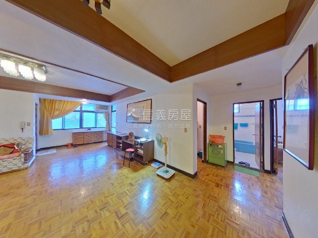 崇光新村一層一戶稀有二樓房屋室內格局與周邊環境