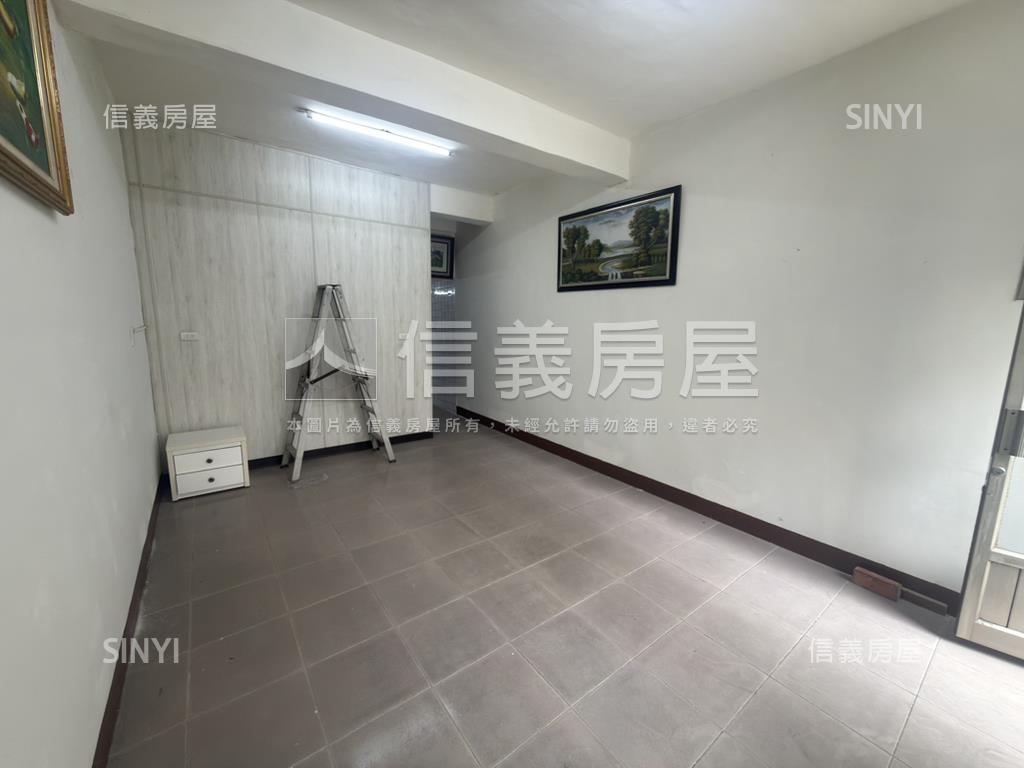 前鎮低總價臨路美地房屋室內格局與周邊環境