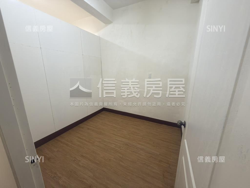 前鎮低總價臨路美地房屋室內格局與周邊環境