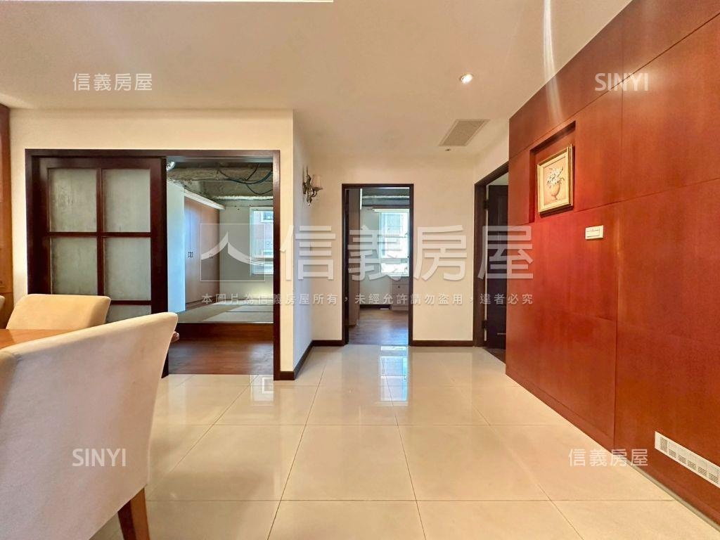 鋼骨高樓。採光亮麗美邸房屋室內格局與周邊環境