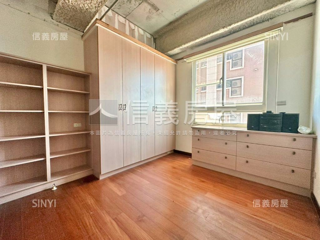 鋼骨高樓。採光亮麗美邸房屋室內格局與周邊環境