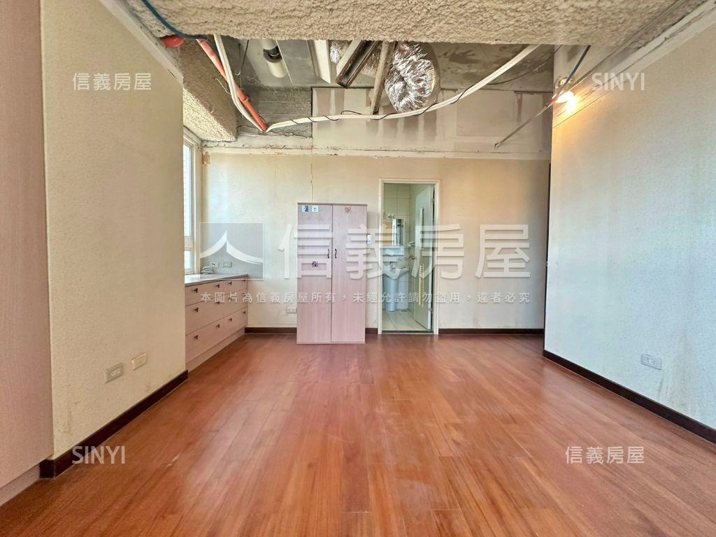鋼骨高樓。採光亮麗美邸房屋室內格局與周邊環境