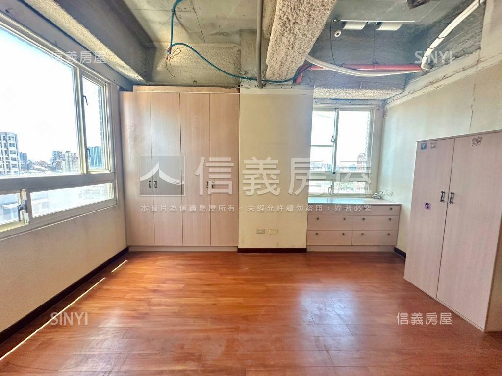 鋼骨高樓。採光亮麗美邸房屋室內格局與周邊環境