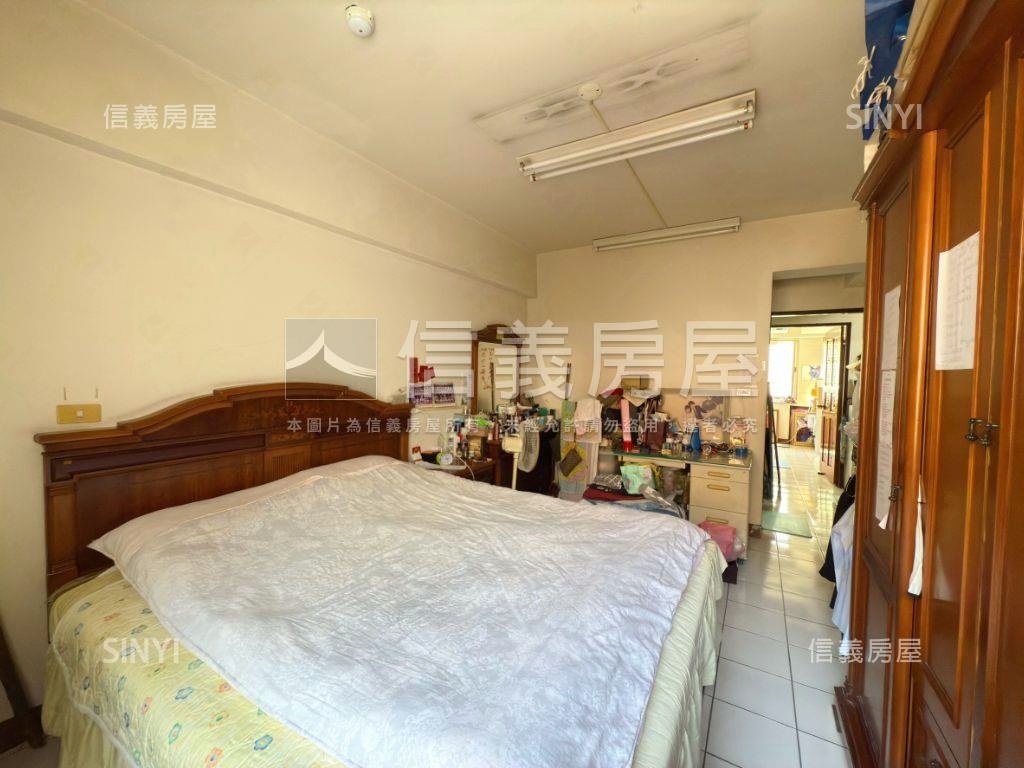 近南屯捷運站首購宅附平車房屋室內格局與周邊環境