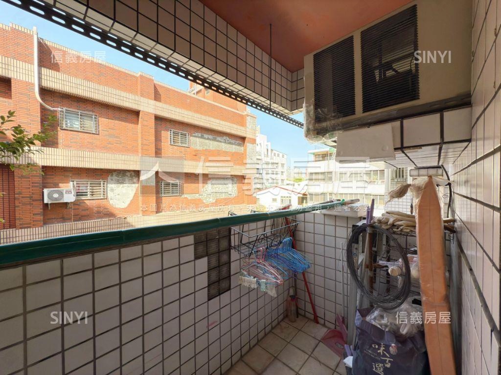 近南屯捷運站首購宅附平車房屋室內格局與周邊環境