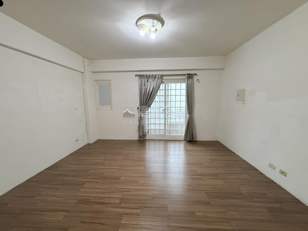 建國路邊間店面別墅房屋室內格局與周邊環境
