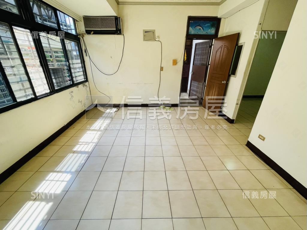 低總價免爬高３樓房屋室內格局與周邊環境