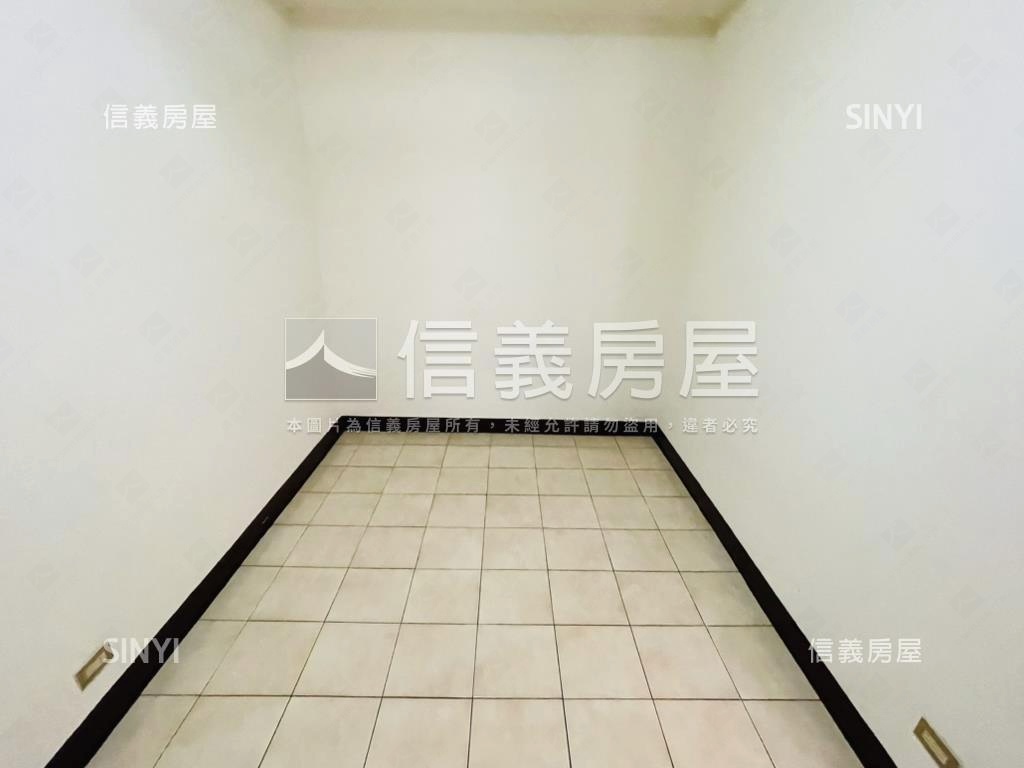 低總價免爬高３樓房屋室內格局與周邊環境