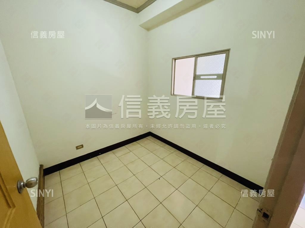 低總價免爬高３樓房屋室內格局與周邊環境