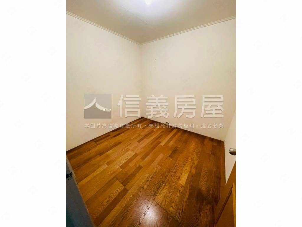 低總價免爬高３樓房屋室內格局與周邊環境