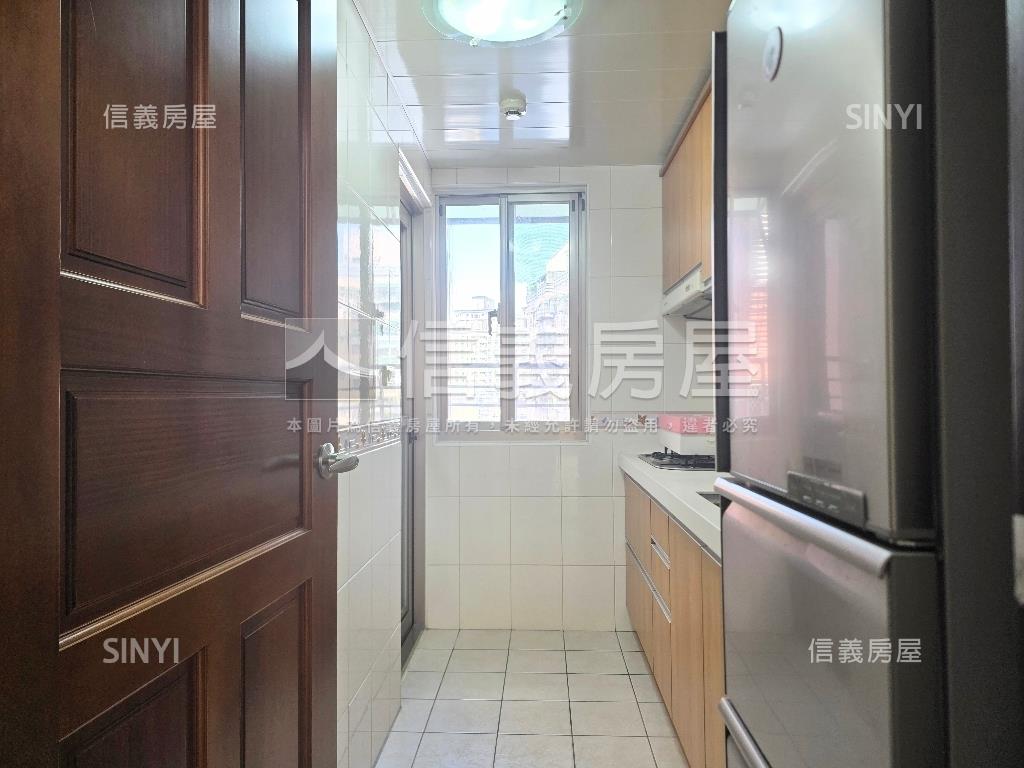 信義計畫精美大空間房屋室內格局與周邊環境