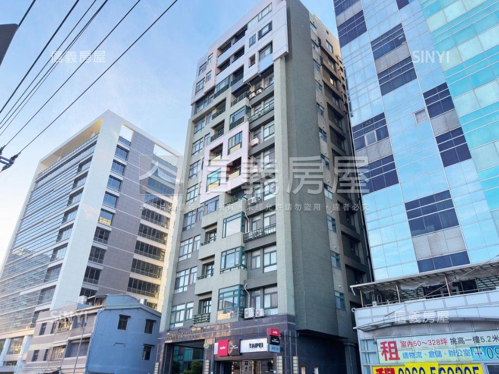 【專任】挑高低總價加車位房屋室內格局與周邊環境