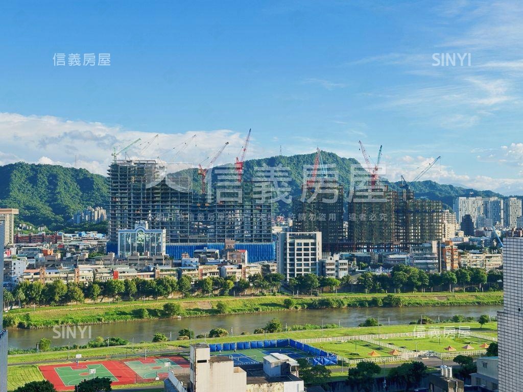 【專任】挑高低總價加車位房屋室內格局與周邊環境