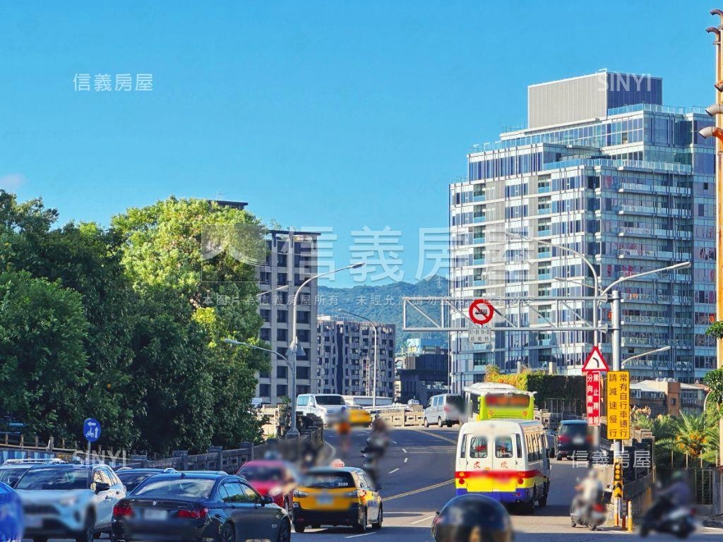 【專任】挑高低總價加車位房屋室內格局與周邊環境