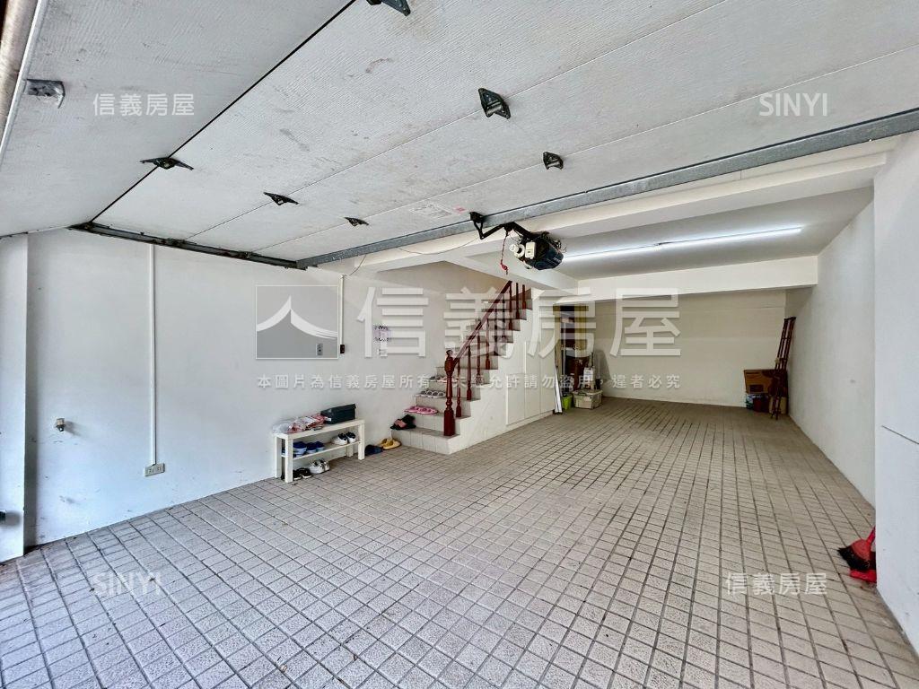 富群花園車庫綠意美透天房屋室內格局與周邊環境