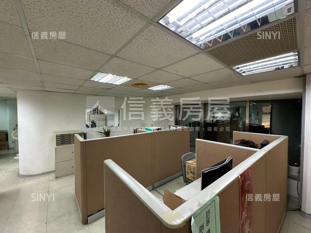 信義景綸通商房屋室內格局與周邊環境