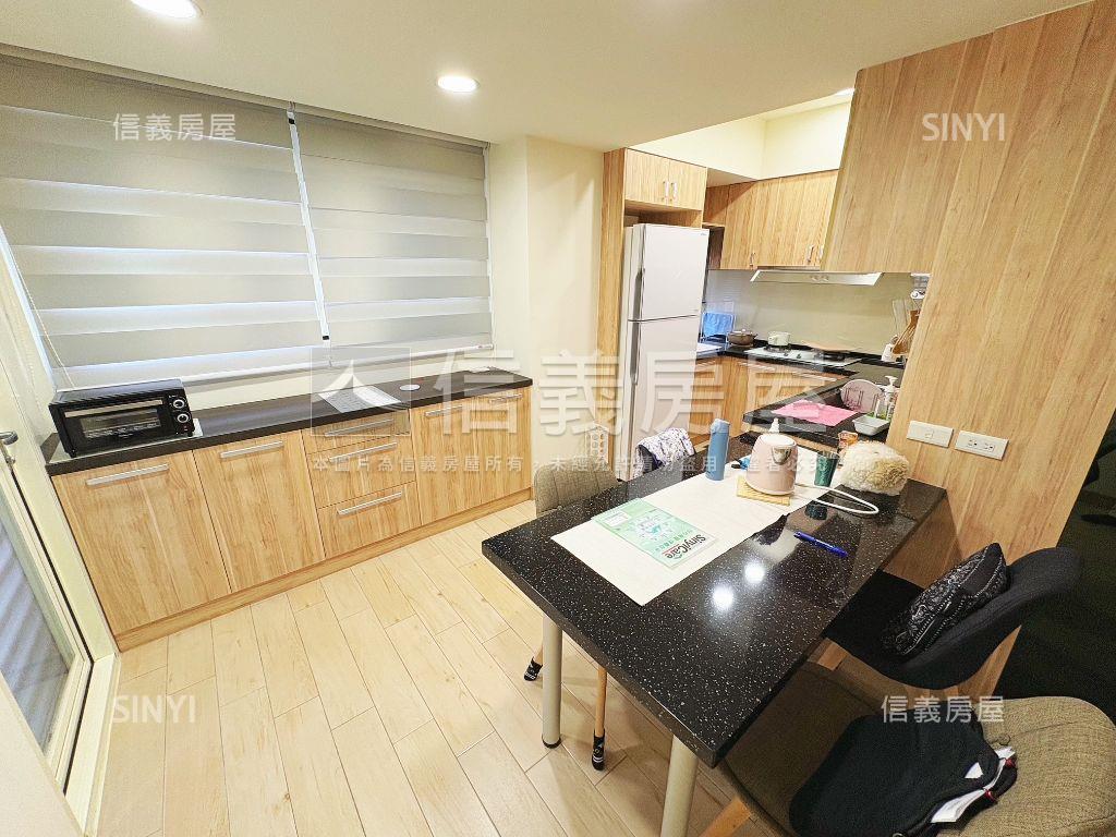 近美術館電梯美妝成家讚房屋室內格局與周邊環境