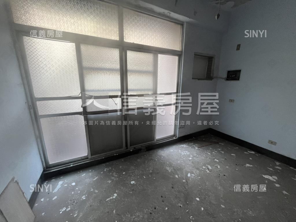 近高醫商圈龍江街正街透店房屋室內格局與周邊環境