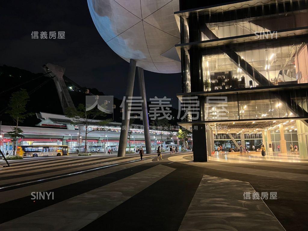 近捷運前後陽台樹景三房房屋室內格局與周邊環境