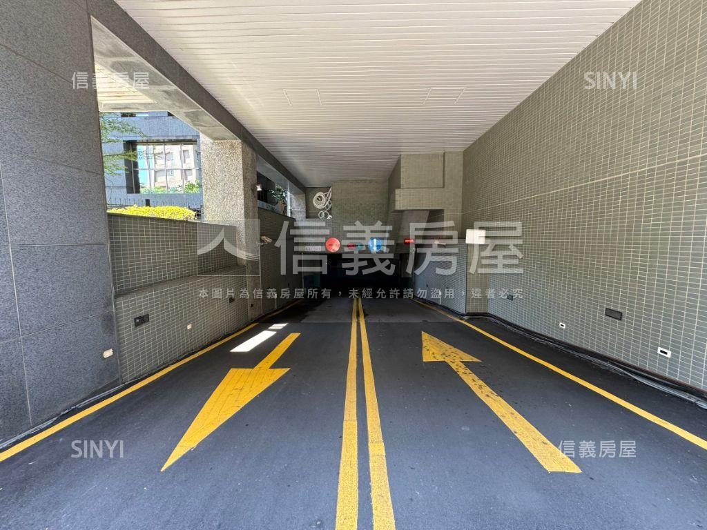星雲巧洋電梯２＋１附平車房屋室內格局與周邊環境
