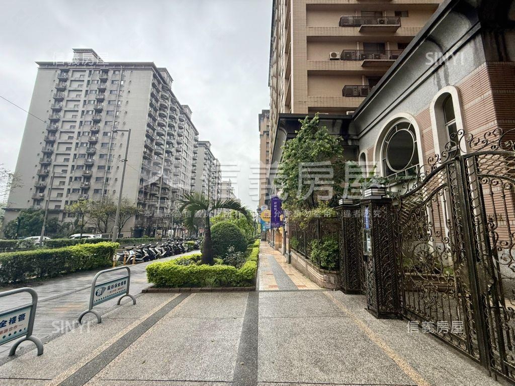 歡天喜地極上三房車位房屋室內格局與周邊環境