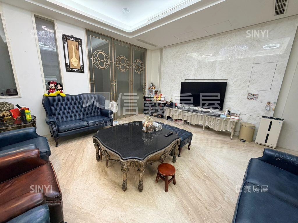 臨路前院停車大空間別墅房屋室內格局與周邊環境