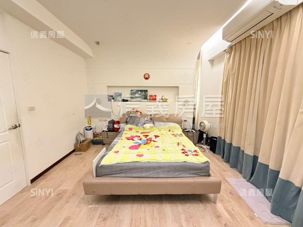 臨路前院停車大空間別墅房屋室內格局與周邊環境