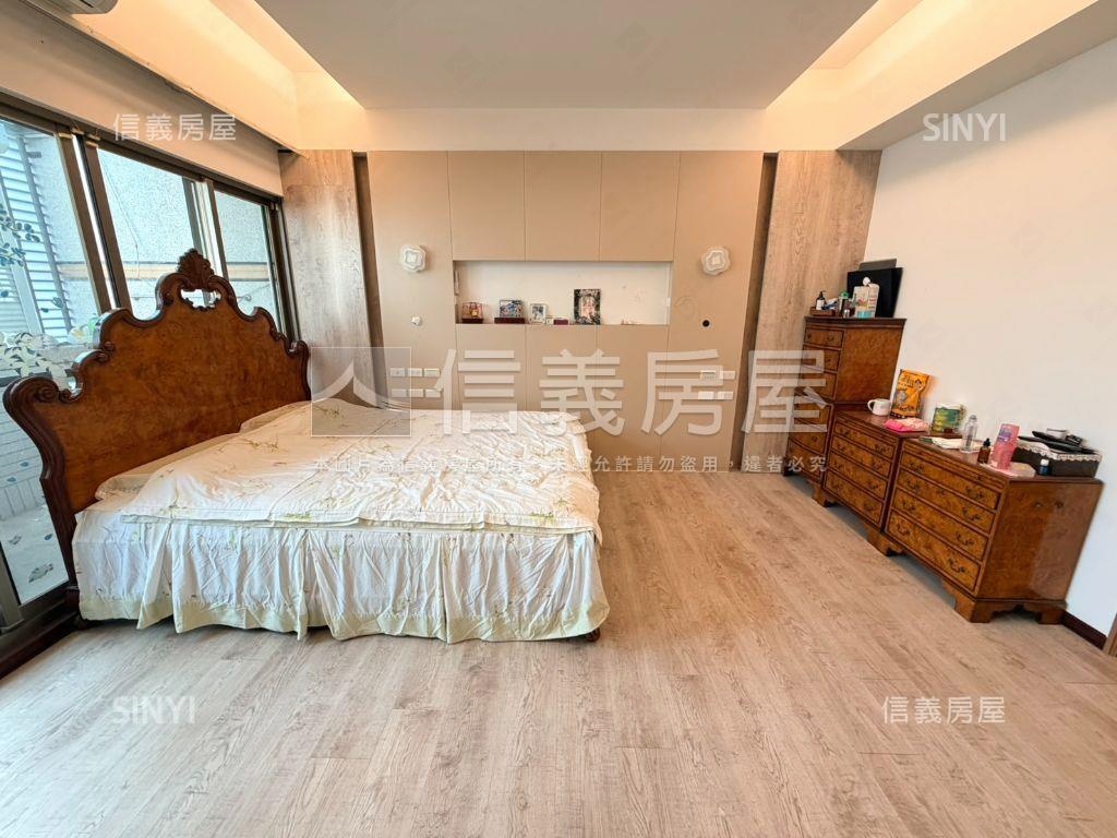 臨路前院停車大空間別墅房屋室內格局與周邊環境