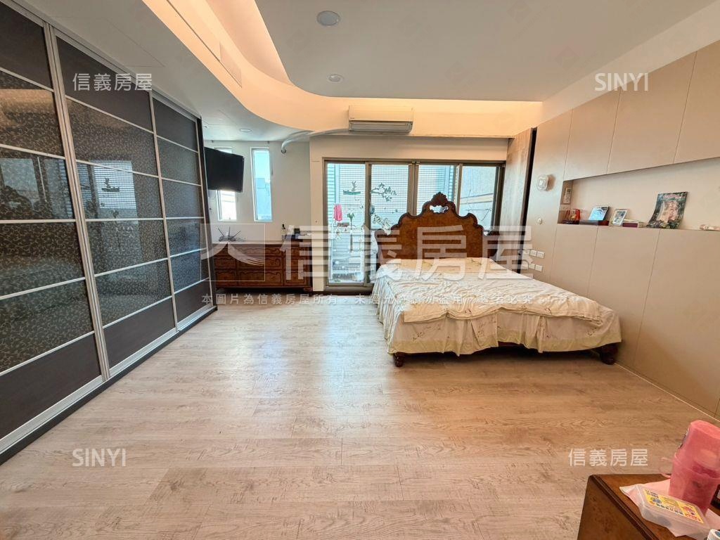 臨路前院停車大空間別墅房屋室內格局與周邊環境