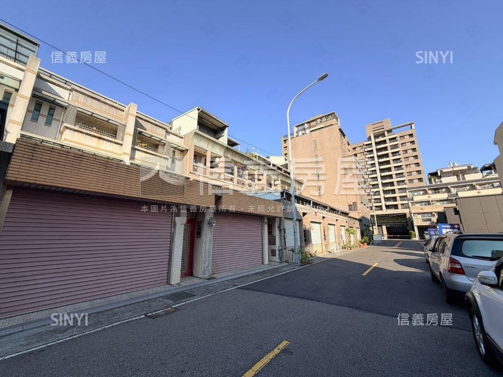 臨路前院停車大空間別墅房屋室內格局與周邊環境