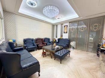 臨路前院停車大空間別墅