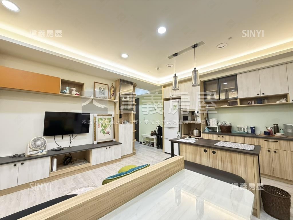 近成大美裝潢露臺兩房房屋室內格局與周邊環境