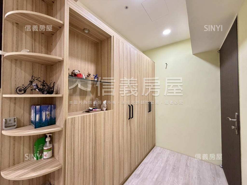 近成大美裝潢露臺兩房房屋室內格局與周邊環境