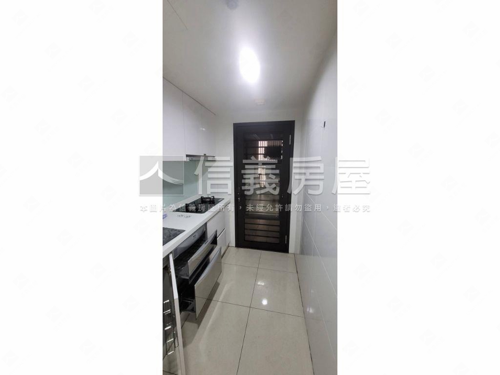 大櫻國面山三房平車行情售房屋室內格局與周邊環境