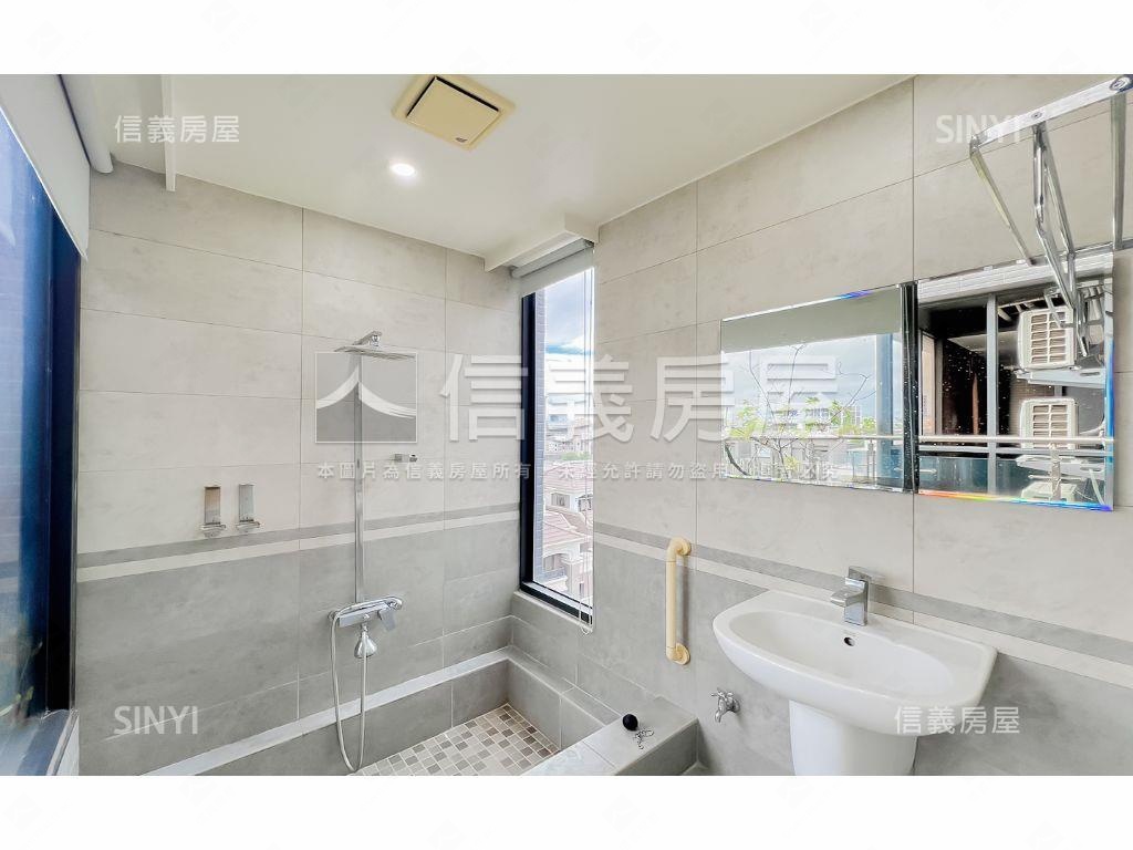 十二期三房雙平車房屋室內格局與周邊環境