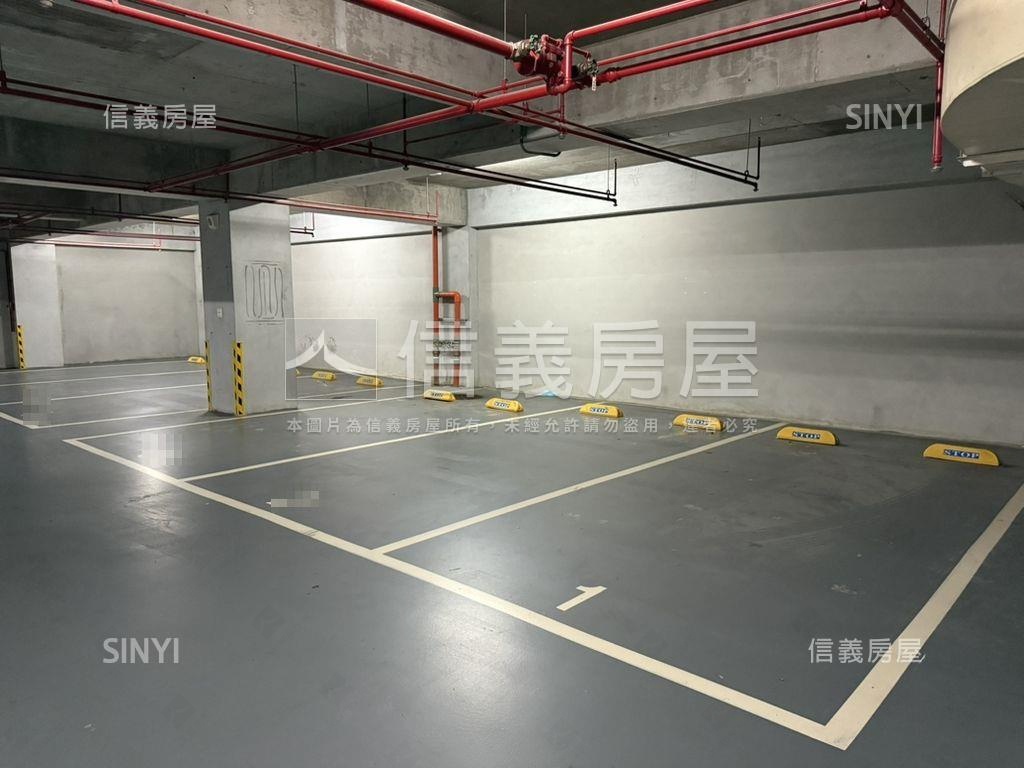 十二期三房雙平車房屋室內格局與周邊環境