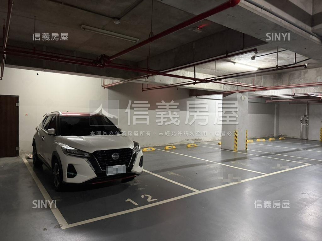 十二期三房雙平車房屋室內格局與周邊環境