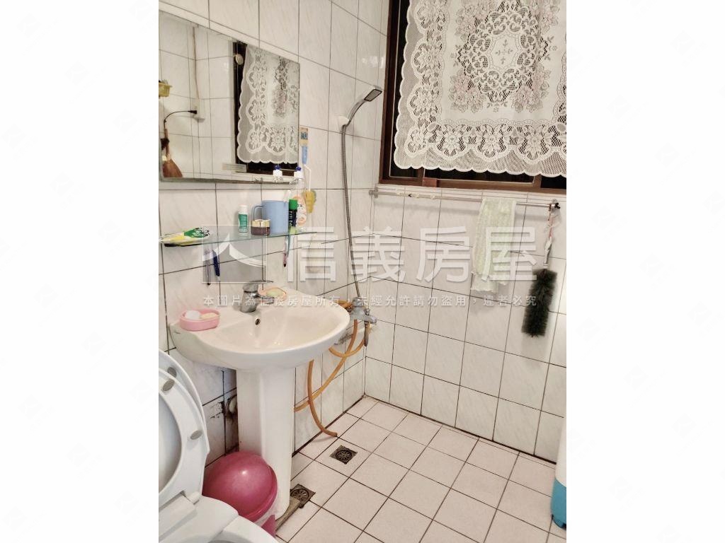 近藝文廣場次頂樓美屋房屋室內格局與周邊環境